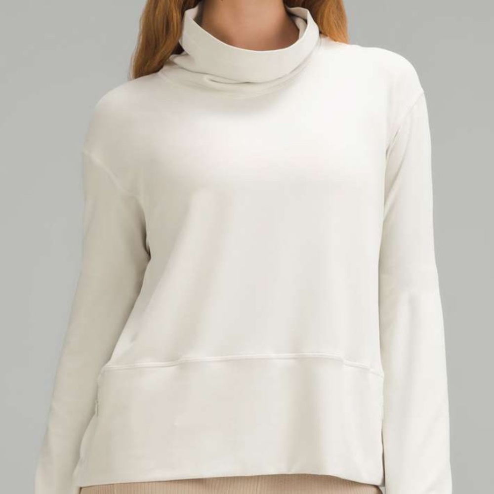 Lululemon Rulu Turtleneck Bone